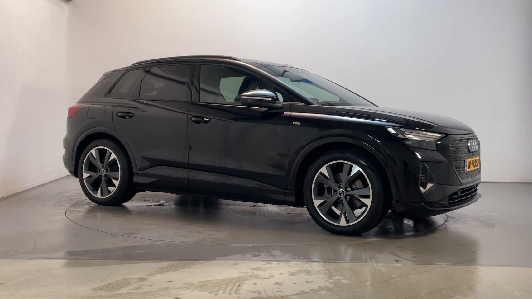 Audi Q4 e-tron - 35 Launch edition S Competition 55 kWh Panoramadak Camera Navigatie Stoelverwarming - AutoWereld.nl