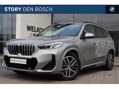 BMW X1 - sDrive20i M Sport Automaat / Trekhaak / Sportstoelen / M Adaptief onderstel / Achteruitrij
