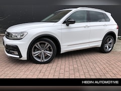 Volkswagen Tiguan - 2.0 TSI 4Motion Highline Business R Panoramadak | Trekhaak | Winterpack | Navigatie