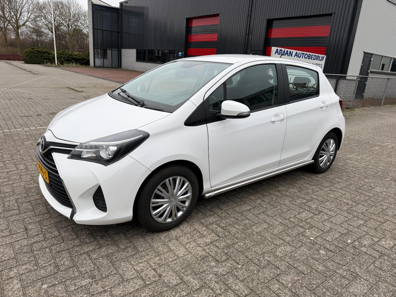 Toyota Yaris - 1.0 VVT-i Aspiration 1.0 VVT-i Aspiration - AutoWereld.nl