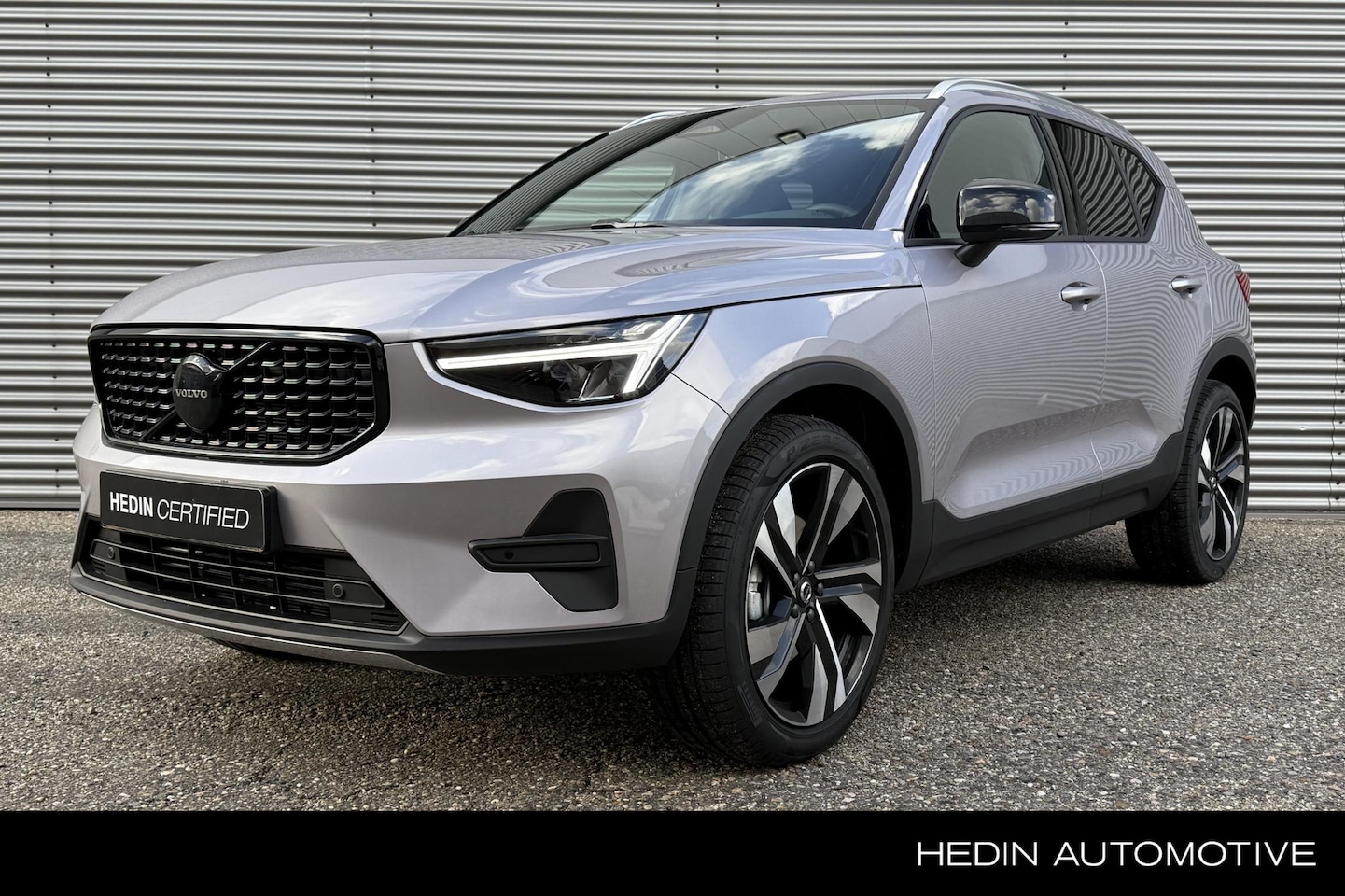 Volvo XC40 - B4 Business Edition | Adaptive Cruise | BLIS | 20 inch | Power Seats | Stoel/Stuurwiel ver - AutoWereld.nl