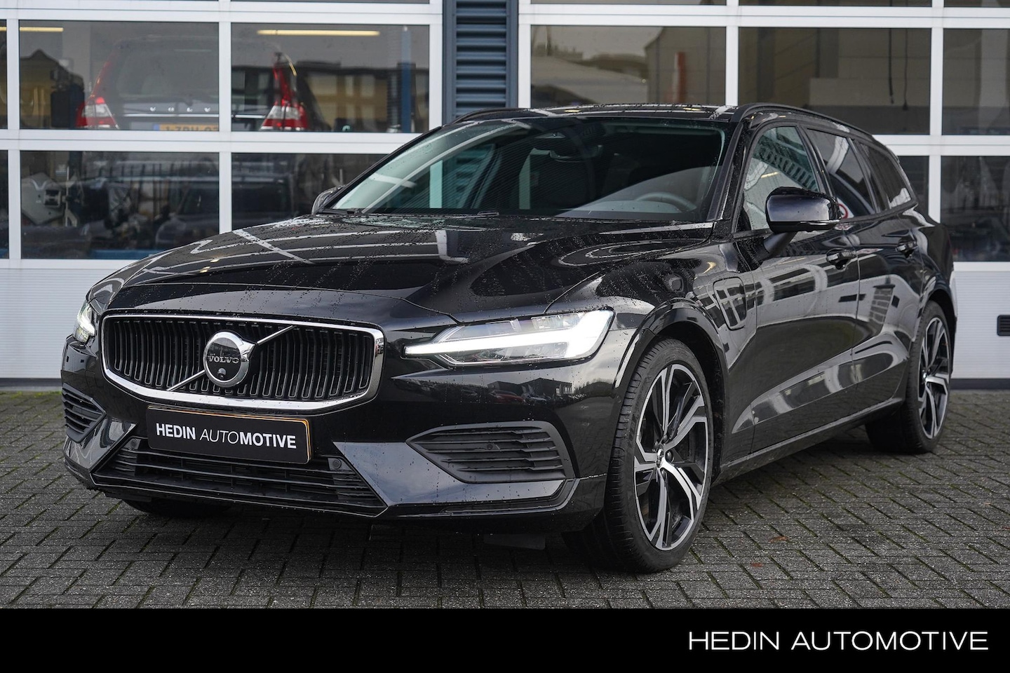 Volvo V60 - 2.0 T6 Plug-in hybrid AWD Core Bright | 360 Camera | Harman/Kardon Audio | Stoel & Stuurve - AutoWereld.nl