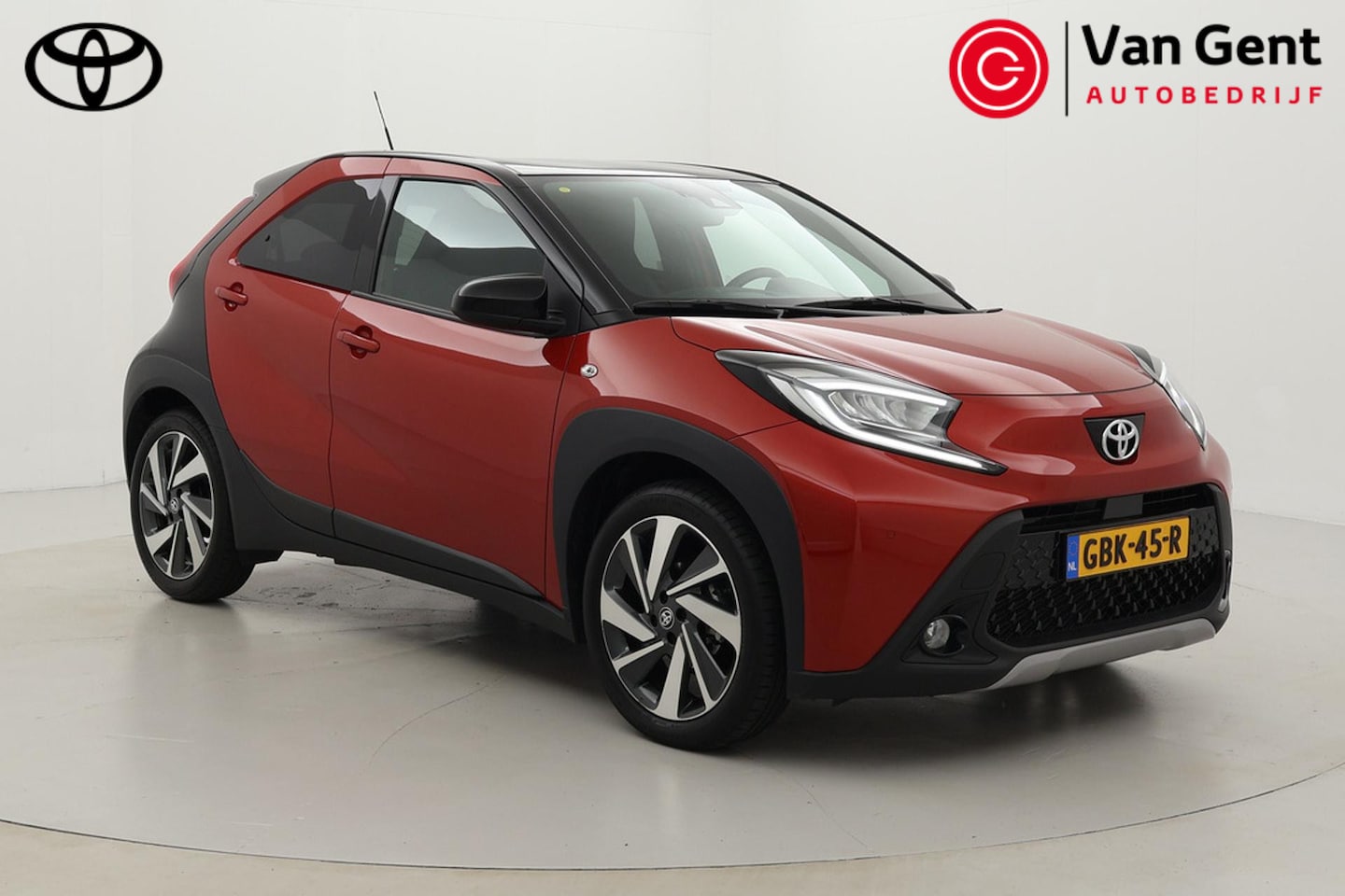 Toyota Aygo X - 1.0 VVT-i S-CVT Envy | Apple Carplay / Android Auto | LED | Adaptive Cruise | Clima | Park - AutoWereld.nl