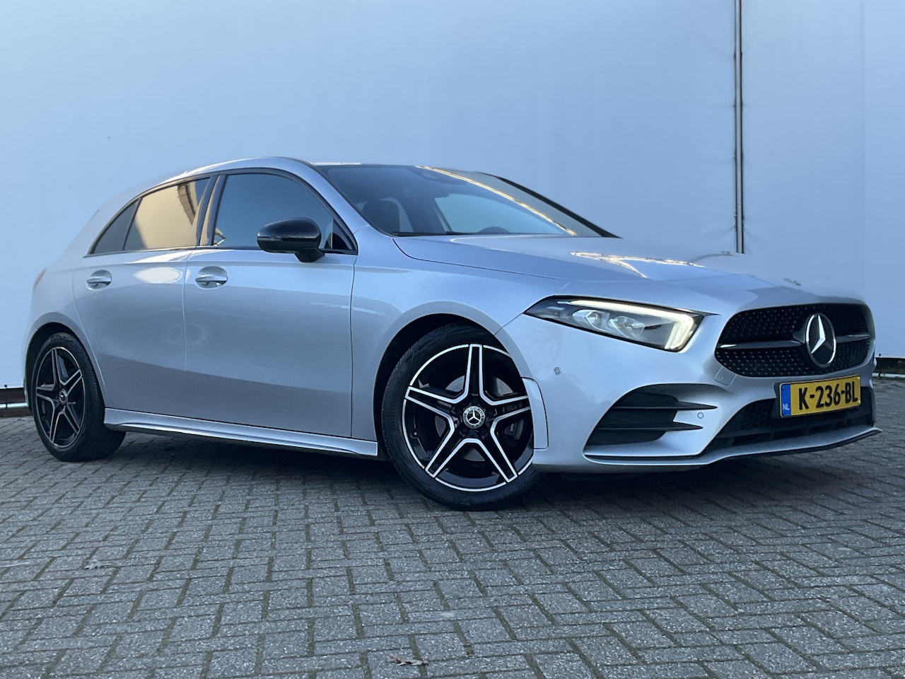 Mercedes-Benz A-klasse - 180 Aut7 Solution AMG Carplay Navi/Cam Stoelverw. Business - AutoWereld.nl
