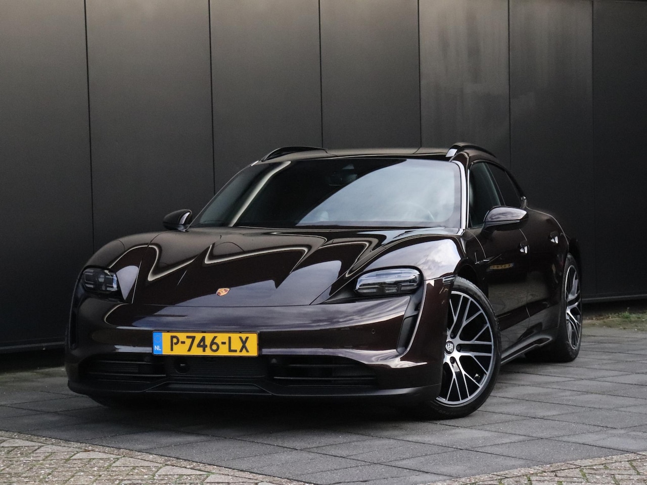 Porsche Taycan Sport Turismo - 79 kWh | LEDER | SOH 92% | MEMORY | PANO-DAK | SPORTCHRONO | CAMERA | STOELVERW. | - AutoWereld.nl