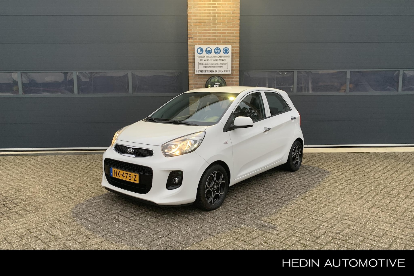 Kia Picanto - 1.2 CVVT DynamicLine | Climate control | Cruise Control | Bluetooth | Leder/Suede Stoelen - AutoWereld.nl