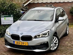 BMW 2-serie Active Tourer - 225xe High Executive|RIJKLAAR|PANO|Harman/Kardon|4WD|Topstaat|Lage km|Camera