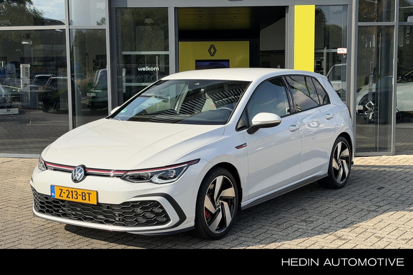 Volkswagen Golf - 2.0 TSI GTI | Leder | Stoelventilatie- en verkoeling | Stuurverwarming | PDC voor + achter - AutoWereld.nl