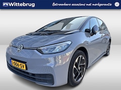 Volkswagen ID.3 - Life 58 kWh 204pk Navigatie / 18"LM velgen / Zwart dak / App-connect / Parkeersensoren / K