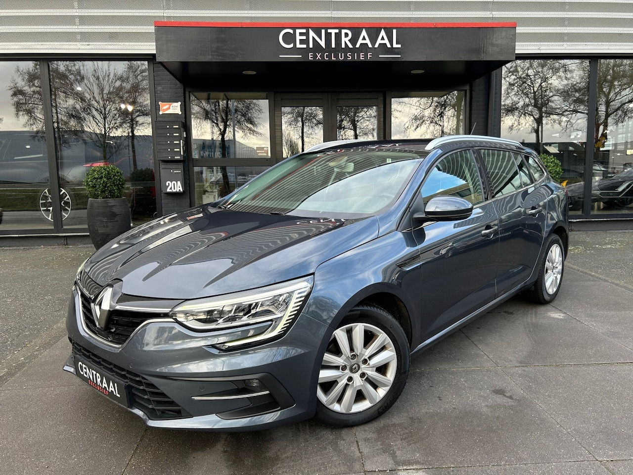 Renault Mégane Estate - 1.3 TCe Business Zen| 1e eigenaar| NL-Auto| Cruise Control| Camera| Navigatie| Bluetooth - AutoWereld.nl