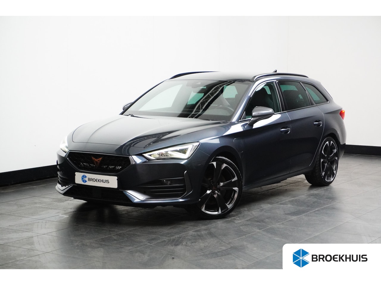 CUPRA Leon Sportstourer - 1.4 245PK VZ e-Hybrid DSG-6 Performance | TREKHAAK | STOEL + STUURVERW. | NAVIGATIE | FULL - AutoWereld.nl