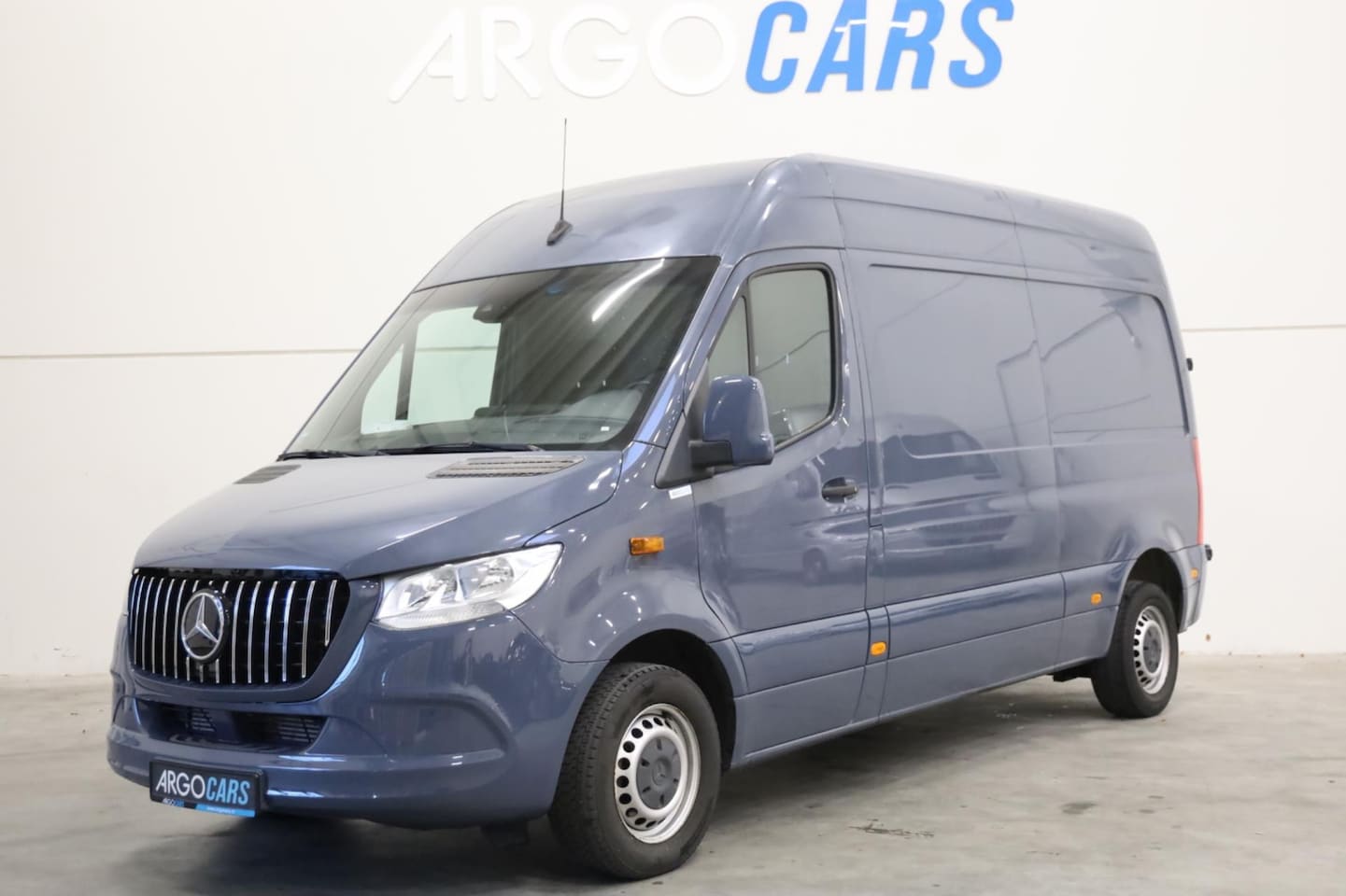 Mercedes-Benz Sprinter - 314 CDI L2/H2 GRIJS CAMERA BLIS CLIMA MBUX CRUISE CONTROL NAVI 2020 LEASE v/a € 174,- p.m. - AutoWereld.nl