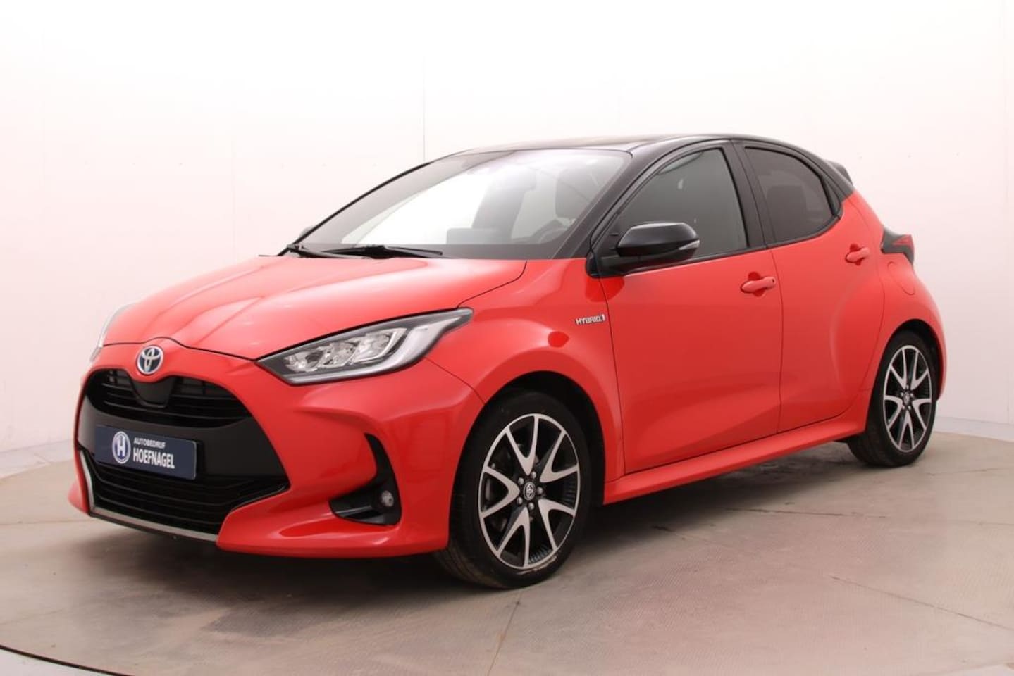 Toyota Yaris - 1.5 Hybrid Dynamic | Camera | Adaptive Cruise | HeadUp Display | CarPlay | Stoel-/Stuurver - AutoWereld.nl