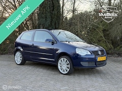 Volkswagen Polo - 1.4-16V Optive