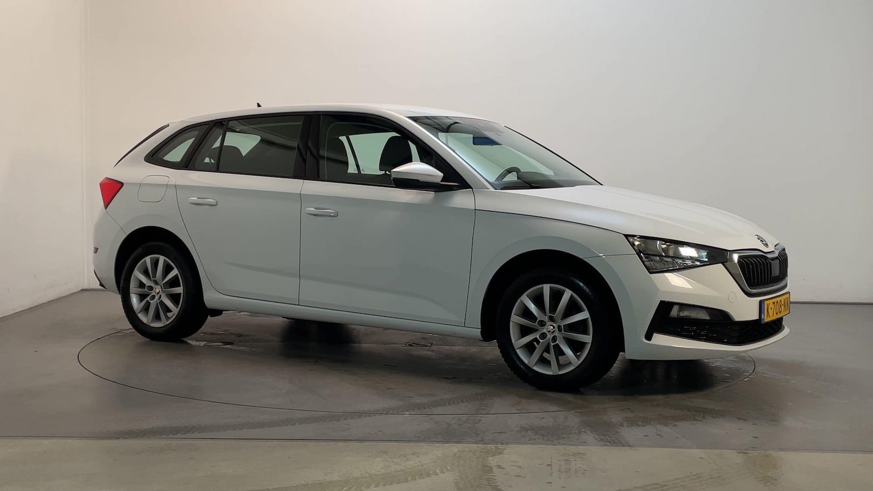 Skoda Scala - 1.0 TSI 110pk Ambition Virtual Cockpit Navigatie DAB+ App-Connect - AutoWereld.nl