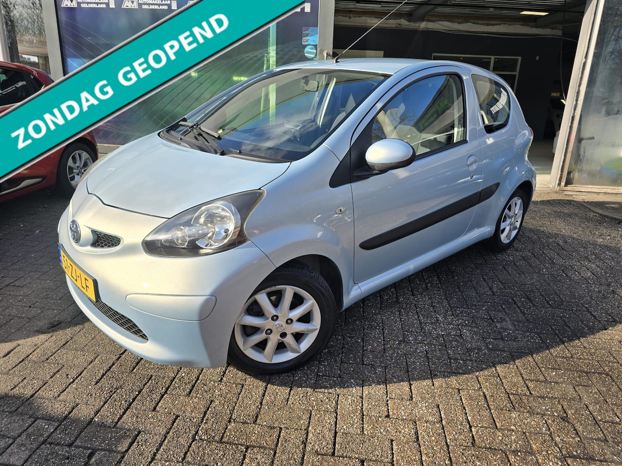 Toyota Aygo - 1.0-12V + | AUTOMAAT | 2E EIGENAAR | 12MND GARANTIE | ELEC PAKKET | LMV | - AutoWereld.nl