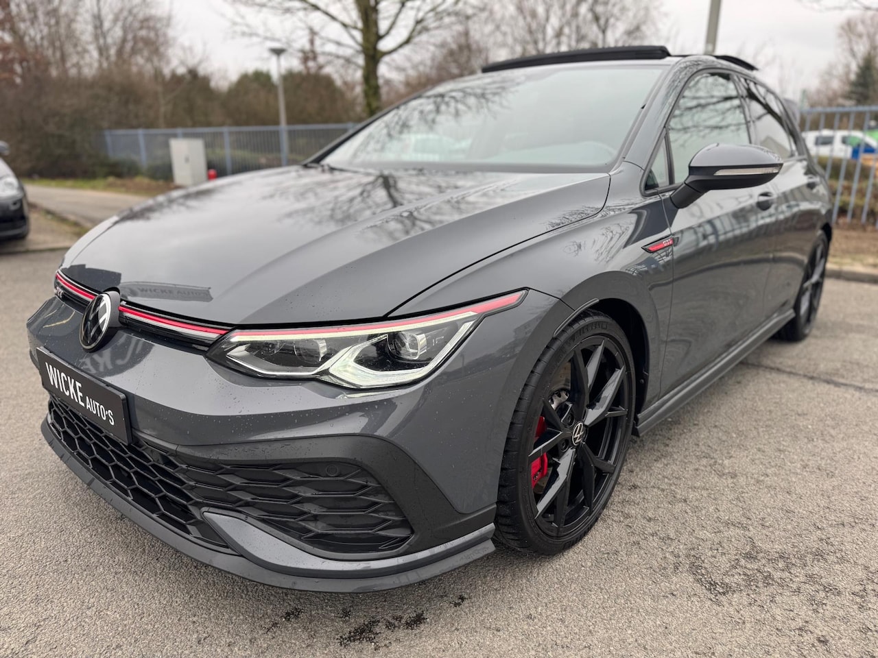 Volkswagen Golf - 2.0 TSI GTI Clubsport Panorama IQ Led ACC 300 PK - AutoWereld.nl