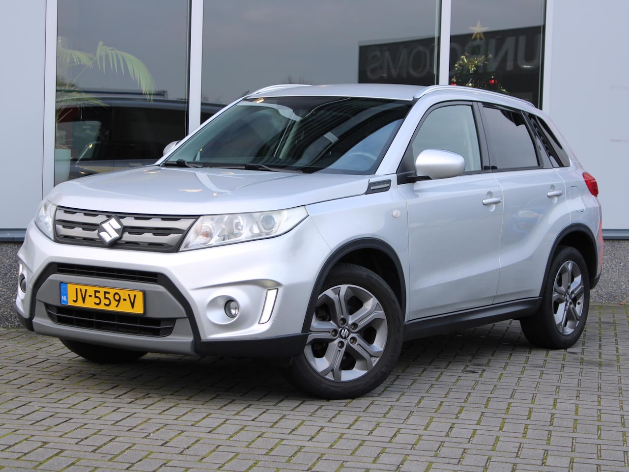Suzuki Vitara - 1.6 Exclusive Trekhaak, Cruise en Climate Control, Carplay/Android Auto, Navigatie, Stoelv - AutoWereld.nl