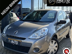 Renault Clio - 1.2 Special Line 75PK | LAGE KM STAND | 5 deurs | Airco | Navigatie |