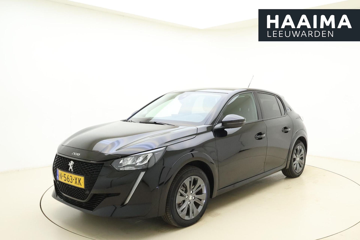 Peugeot e-208 - EV Allure 50 kWh 3-Fasen l Camera l PDC l Keyless l Navigatie l Bluetooth l Apple Carplay/ - AutoWereld.nl