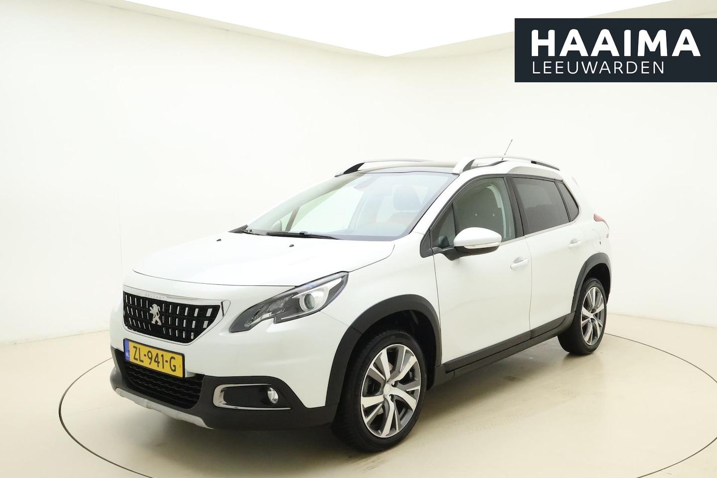 Peugeot 2008 - 1.2 PureTech Blue Lease Allure Camera l Climate Control l DAB l Apple Carplay/Android Auto - AutoWereld.nl