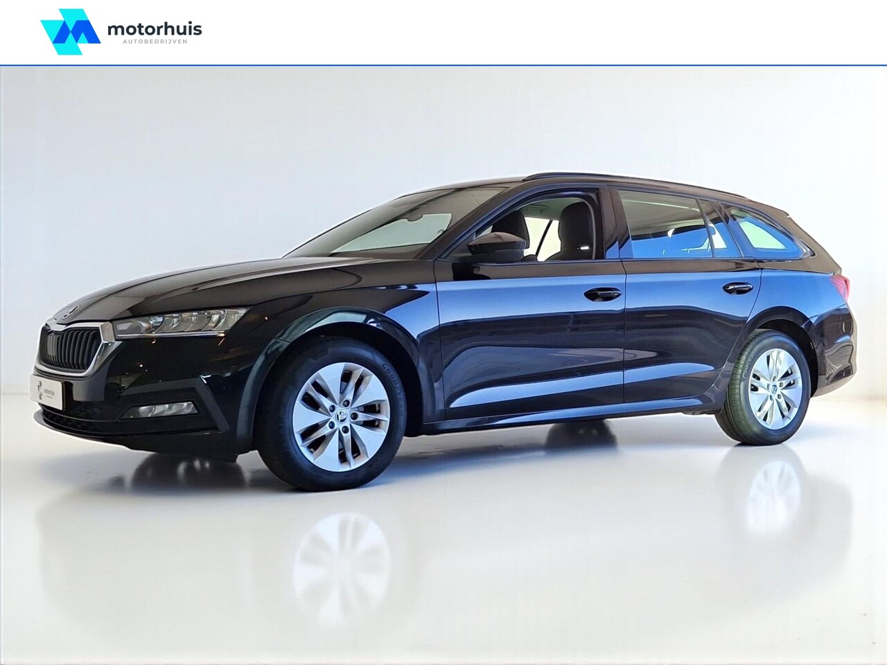 Skoda Octavia Combi - 1.0 TSI e-Tech MHEV 110pk DSG Business Edition VIRTUAL LED APPLE CARPLAY - AutoWereld.nl