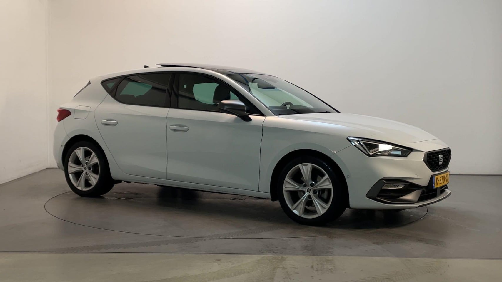 SEAT Leon - 1.0 TSI FR Launch Edition LED Panoramadak Stoelverwarming - AutoWereld.nl