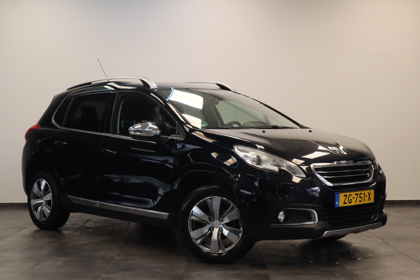 Peugeot 2008 - 1.2 VTi Allure Navigatie ClimateControl - AutoWereld.nl