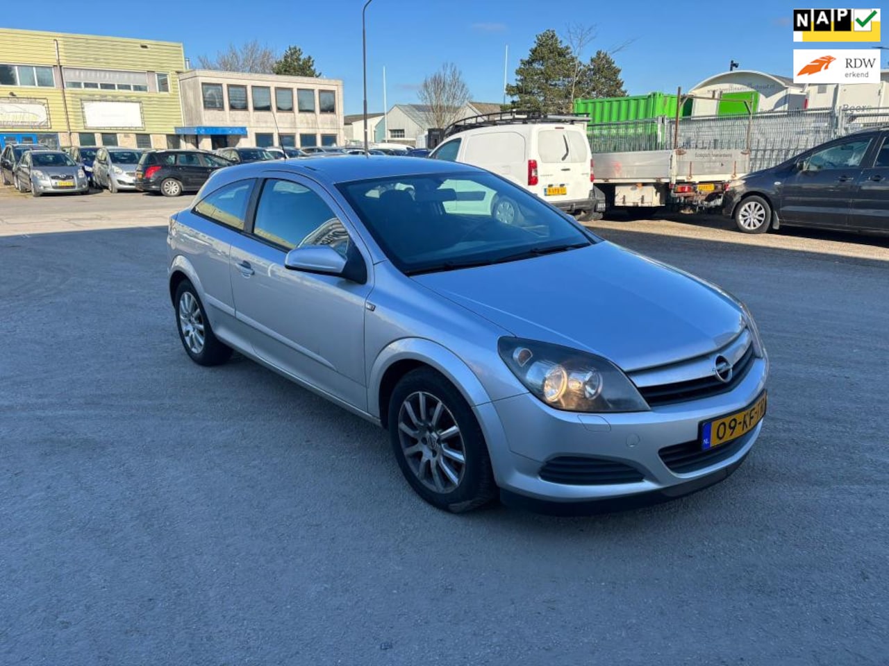 Opel Astra GTC - 1.6 Enjoy Airco, Nap, Apk tot November 2026 - AutoWereld.nl