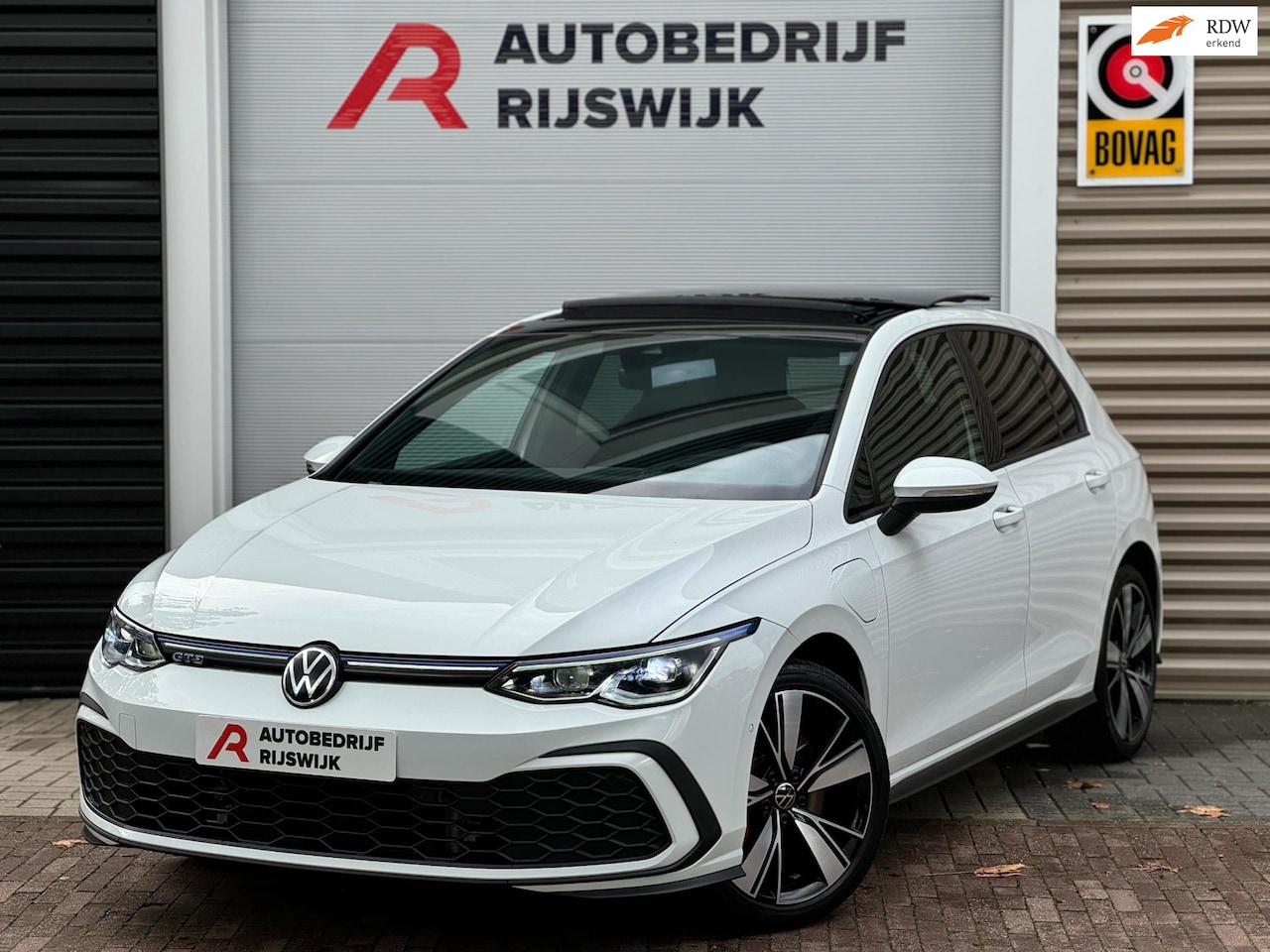 Volkswagen Golf - 1.4 eHybrid GTE Pano/Blindspot/Matrix - AutoWereld.nl