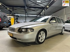Volvo V70 - 2.3 T-5 Geartr. C.L/Trekhaak/leder/Navi/Apk nieuw