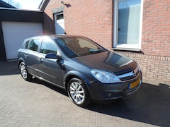Opel Astra - 1.4 16V 5D Temptation