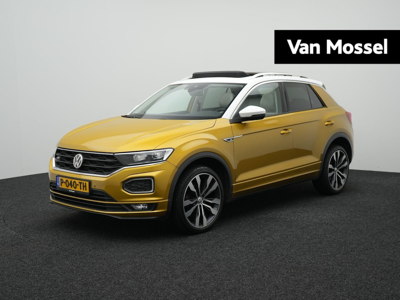 Volkswagen T-Roc - 1.5 TSI Sport Business R AUTOMAAT | PANORAMADAK | LEDER | 2X R-LINE | NAVIGATIE | PDC | CL - AutoWereld.nl