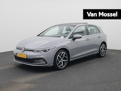 Volkswagen Golf - 1.5 TSI Style | 130PK | 18 Inch| ErgoActive Stoelen | Panoramadak | Apple Carplay |