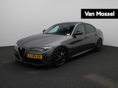 Alfa Romeo Giulia - 2.0T B-Tech | Bi-Xenon Koplampen | Schuif/Kanteldak | Stoelverwarming | Stuurverwarming |