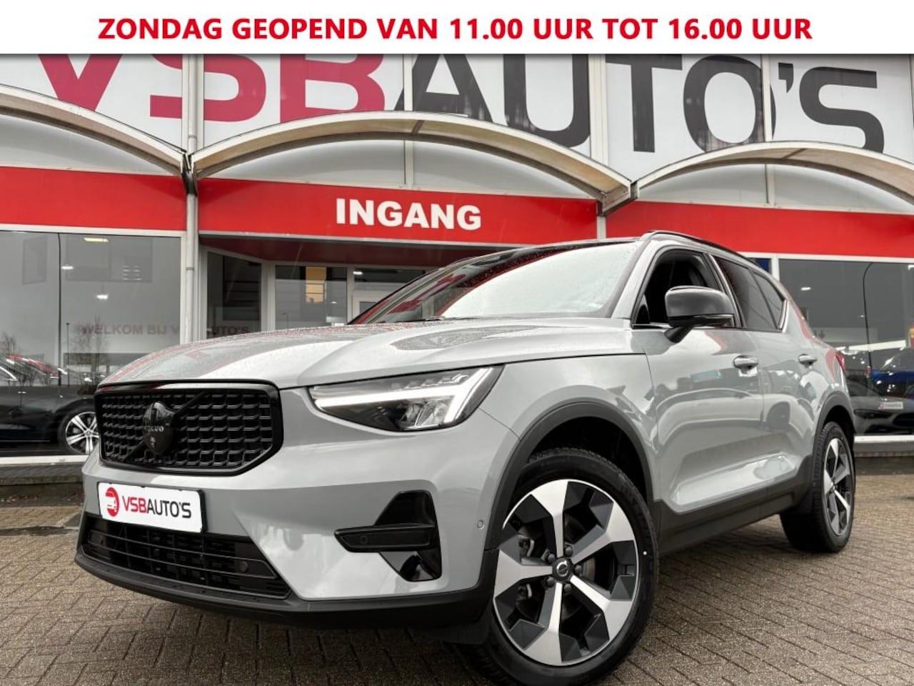Volvo XC40 - 2.0 B4 MHEV FACELIFT 197PK AUT. PLUS-DARK NAVI TREKHAAK CARPLAY 360-CAMERA HARMAN-KARDON E - AutoWereld.nl