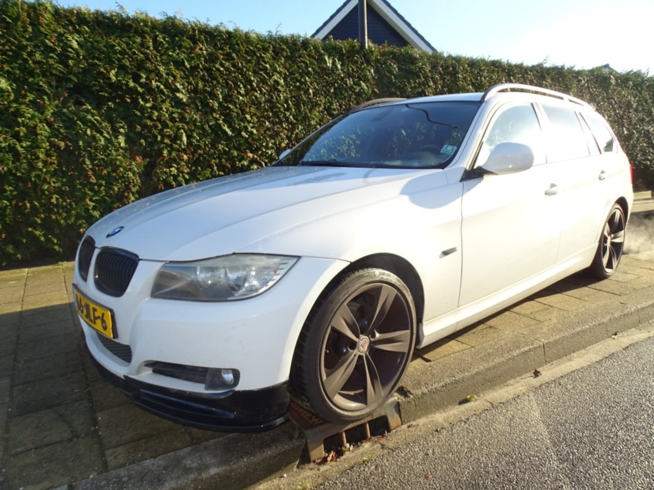 BMW 3-serie - 318I Toring BSN L- Navi-Cruise-Clima-Lmv - AutoWereld.nl
