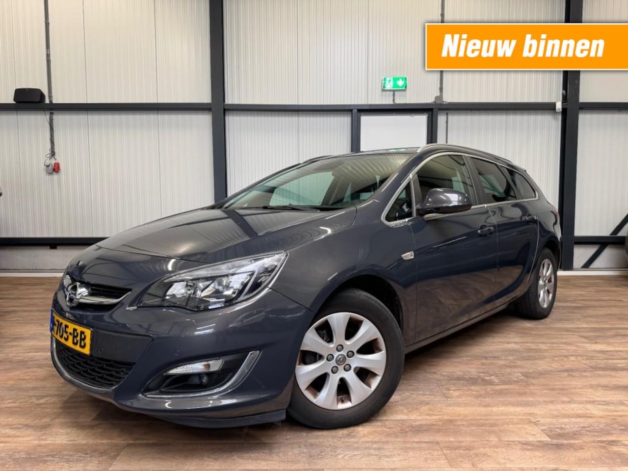 Opel Astra Sports Tourer - Sports Tourer 1.4 Turbo Sport + / NAVI / CLIMA / CRUISE / PDC / - AutoWereld.nl