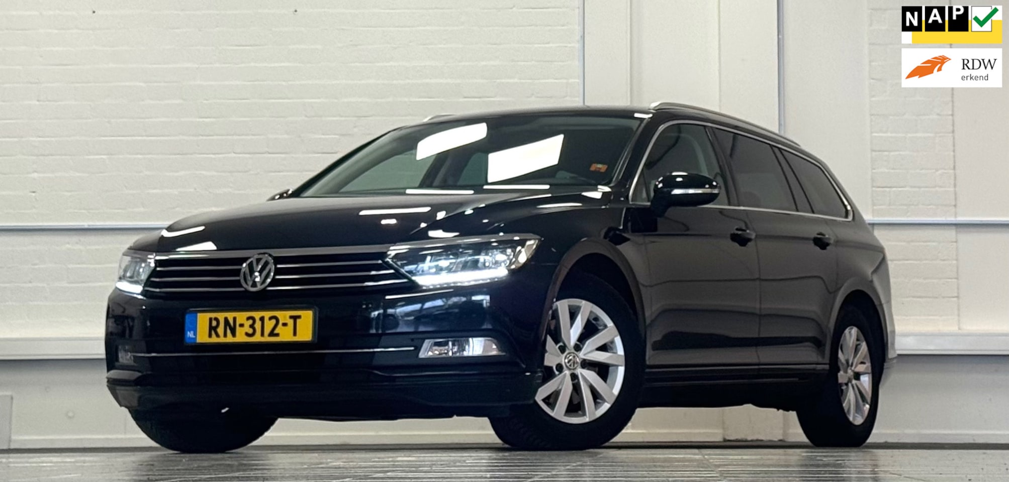 Volkswagen Passat Variant - 1.6 TDI Comfortline Business A/T Navi Trekhaak LED Mooi! - AutoWereld.nl