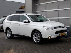 Mitsubishi Outlander - 2.0 Intense+ Clima/Navi/Camera 7 Zits