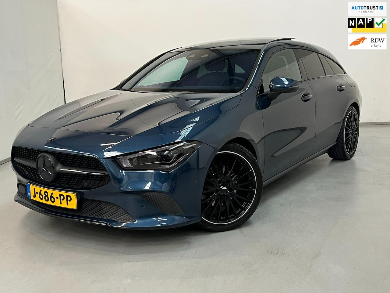 Mercedes-Benz CLA-klasse Shooting Brake - 180d Night Edition / Pano / Memory / NL-auto - AutoWereld.nl