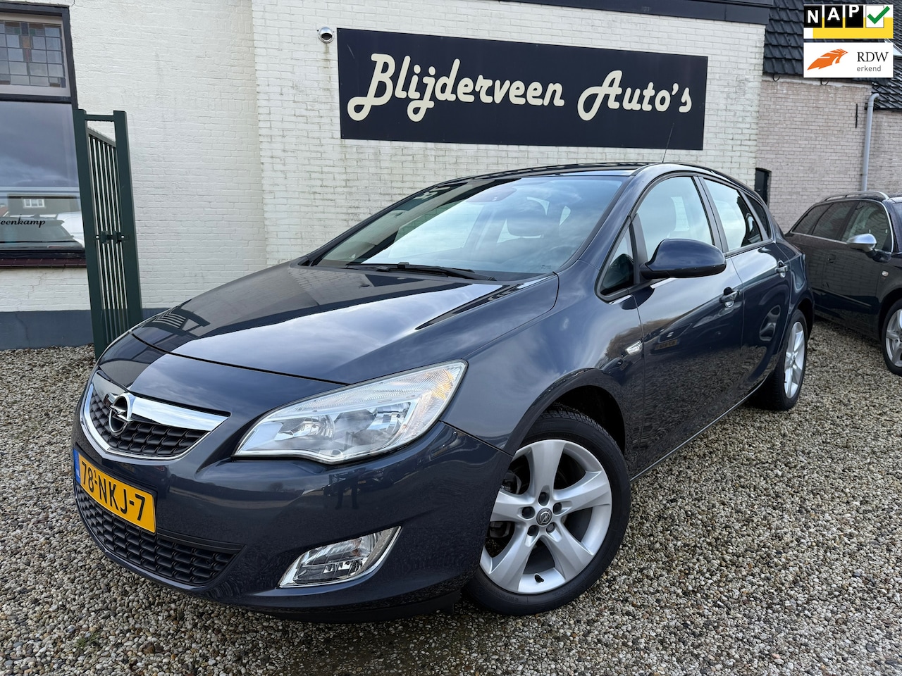 Opel Astra - 1.6 Edition 32.000KM | Org. NL | Dealer Onderhouden | LM | Trekhaak Afnb. - AutoWereld.nl