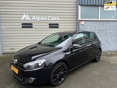 Volkswagen Golf - 1.4 TSI Highline Cruise controle / AC / NAVI / NAP / LMV / Trekhaak