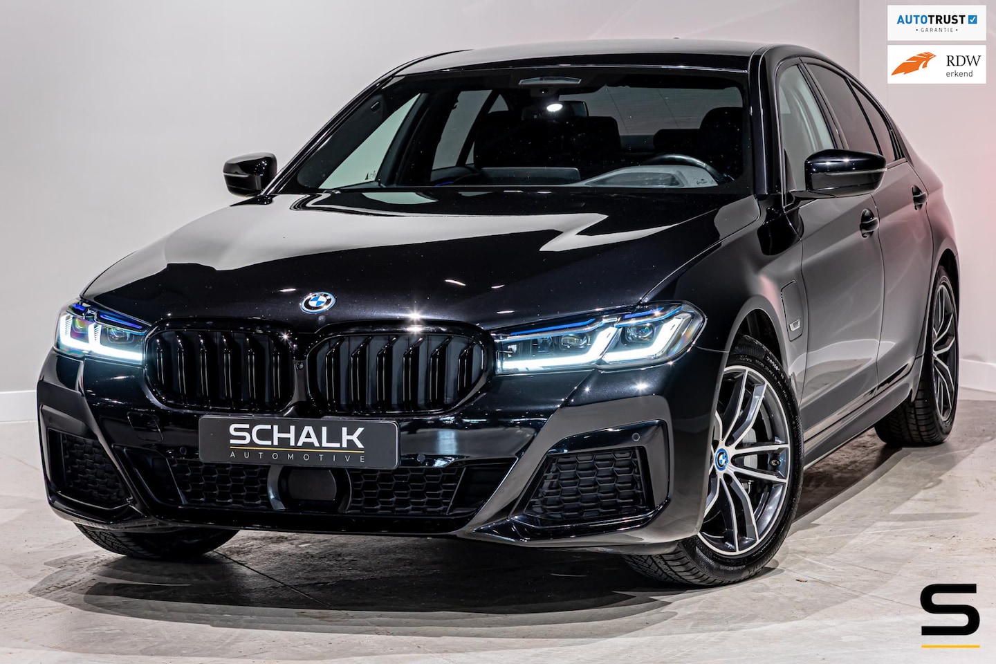 BMW 5-serie - 530e xDrive High Executive|M-sport|Leder|HUD|Cam - AutoWereld.nl