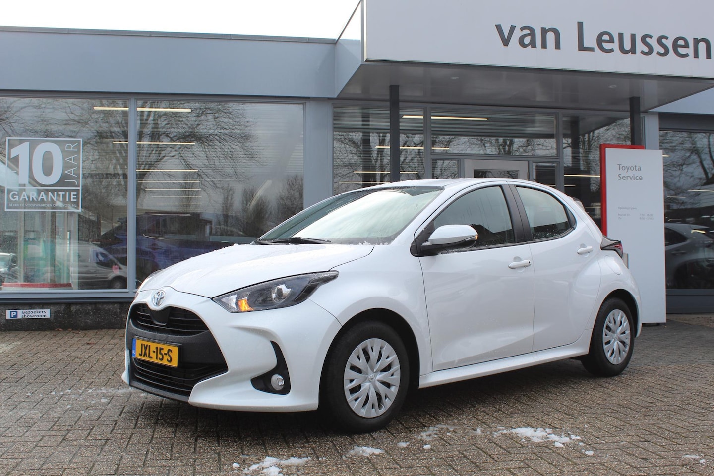 Toyota Yaris - 1.5 ACTIVE STOELVERW APPLE/ANDROID CAMERA AIRCO EL-RAMEN - AutoWereld.nl
