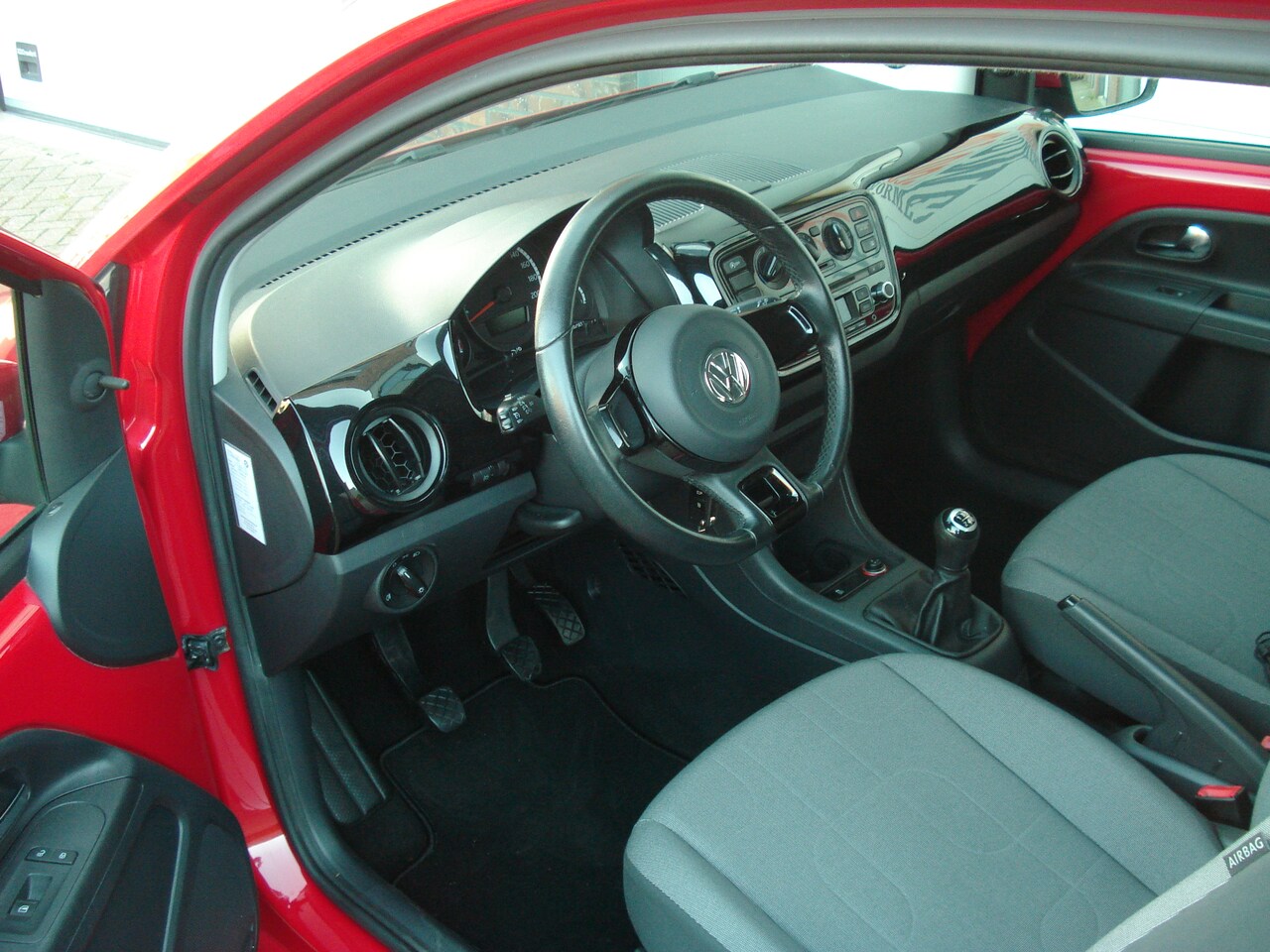 Volkswagen Up! - 1.0 move up! BlueMotion Airco