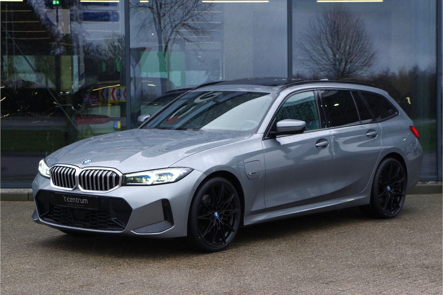 BMW 3-serie Touring - 330e 293 PK xDrive M Sport PHEV, Panoramadak, Adap. Cruise Control, Memory, Head-Up - AutoWereld.nl