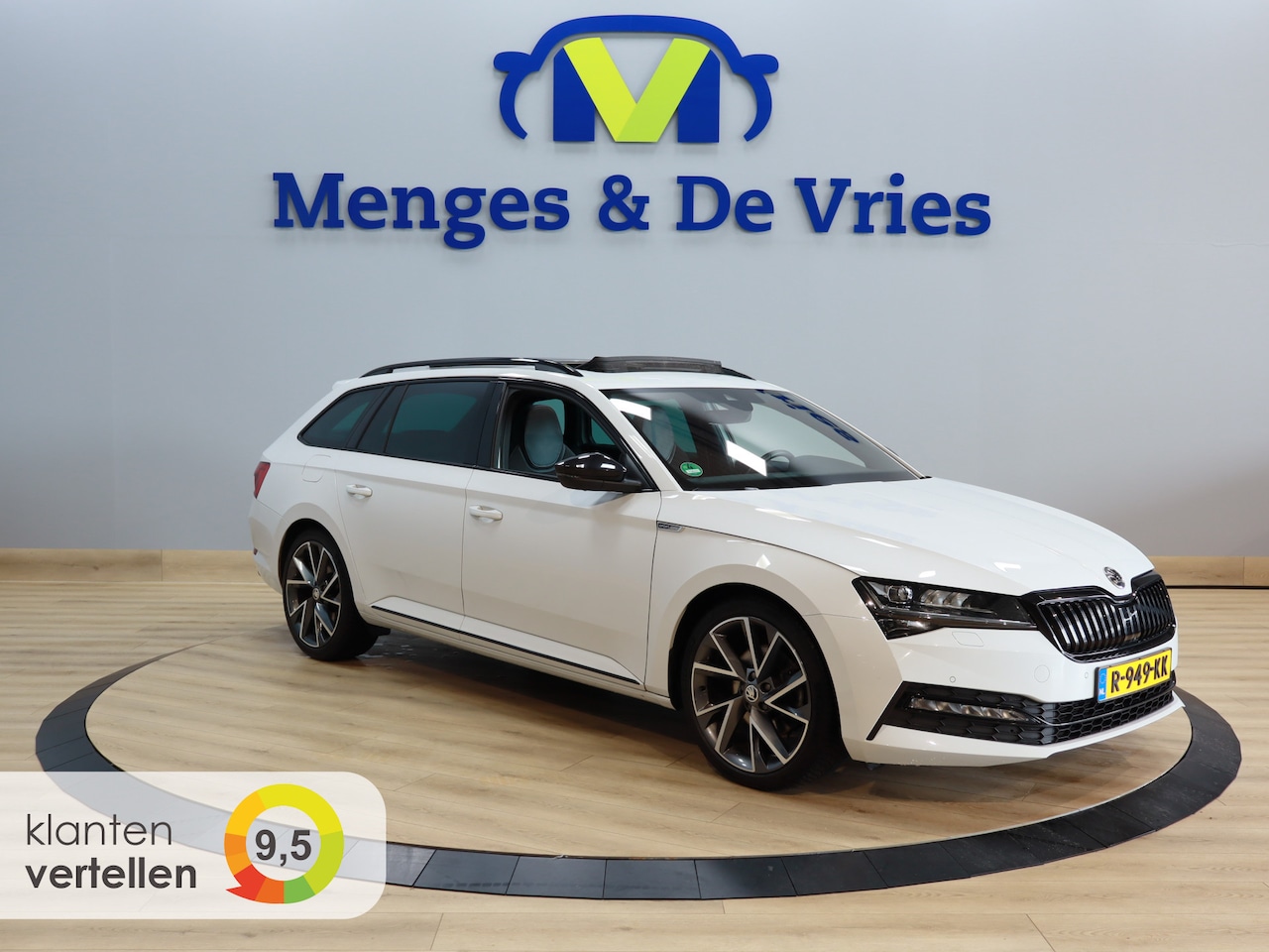 Skoda Superb Combi - 1.5 TSI ACT Sportline Business Airco ECC | Panorama | Virtual | Trekhaak | Memory | Stuur\ - AutoWereld.nl