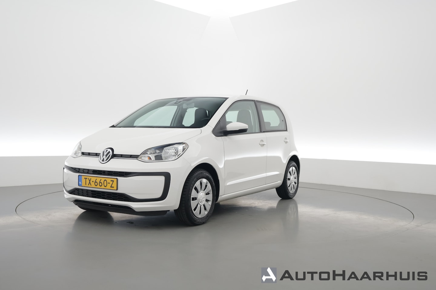 Volkswagen Up! - 1.0 BMT move up! | Airco | Bluetooth | Radio | Licht\Regen Sensor | DAB | All season - AutoWereld.nl