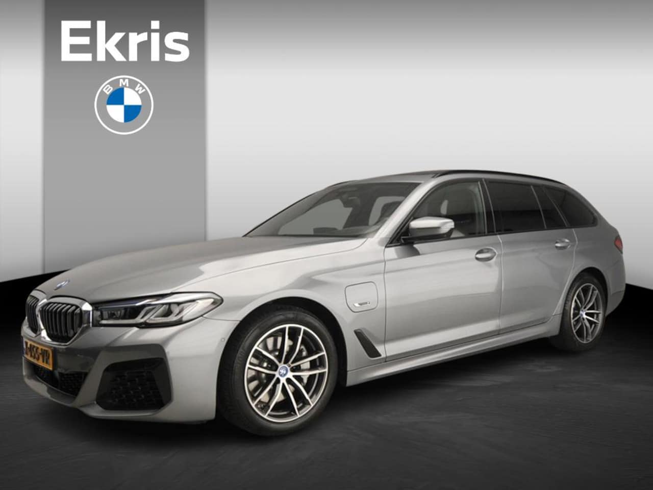 BMW 5-serie Touring - 530e | M-Sportpakket | Laserlicht | Leder | HUD | Active cruise | Trekhaak | Schuifdak | K - AutoWereld.nl